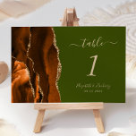 Verbrande Sinaasappel Agaat Olijf Groen Bruiloft Kaart<br><div class="desc">De linkerkant van deze elegante moderne trouwtafel nummerkaart heeft een gebrande oranje waterverf agaatrand afgewerkt met faux gouden glitter. De aanpasbare tekst combineert meer dan handschrift-,  cursief- en koperplaatlettertypen op een olijfgroene achtergrond.</div>