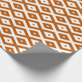 Verbrandend oranje en wit diamantpatroon cadeaupapier (Hoek)