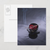 Verbrandingsincense bovenop de kom van de bladen briefkaart (Voorkant / Achterkant)