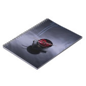 Verbrandingsincense bovenop de kom van de bladen notitieboek (Linkerzijde)