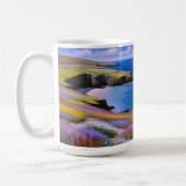 Verdant Cliffs en Azure Waves Koffiemok (Links)