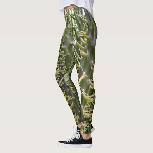 Verdant Sentinels: De stekelige majesteit van Cact Leggings (Links)