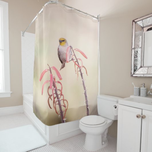 Verdin doorgesneden op penstemon douchegordijn (In situ)