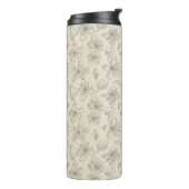 Verdomde bloesems op lichtzand - naadloos patroon. thermosbeker (Gedraaid links)