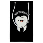 Verdraaid Tooth-in Leuke Grappige Tand Pun Donker  Klein Cadeauzakje (Voorkant)