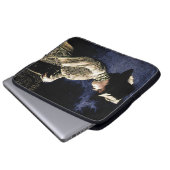 Verdrietige  Victoriaans vrouw met veren Pet Laptop Sleeve (Voorkant onderkant)