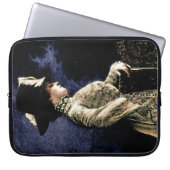 Verdrietige  Victoriaans vrouw met veren Pet Laptop Sleeve (Voorkant)