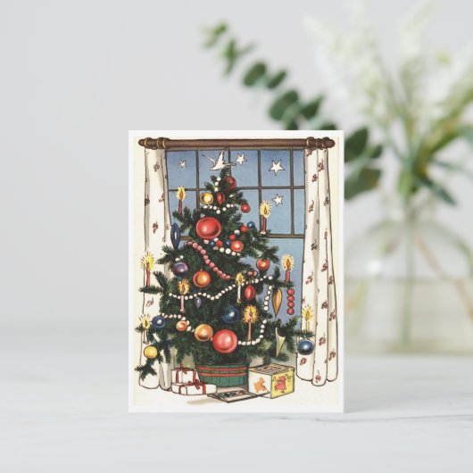 Verdroogde kerstboom door het raam,  briefkaart (Staand voorkant)