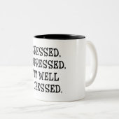 Verdrukt. Afgerangschikt, maar goed gedrukt Citaat Tweekleurige Koffiemok (Voorkant rechts)