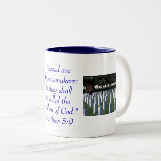 Verdwenen zijn de vredestroepen... tweekleurige koffiemok (Voorkant rechts)