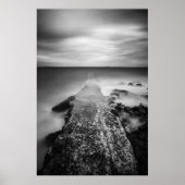 Verdwijnende pier in zee poster (Voorkant)