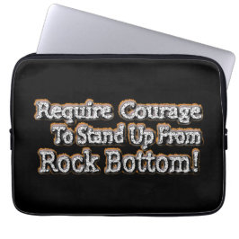 "Vereist moed" Schattige ontwerp. Bestel nu Laptop Sleeve