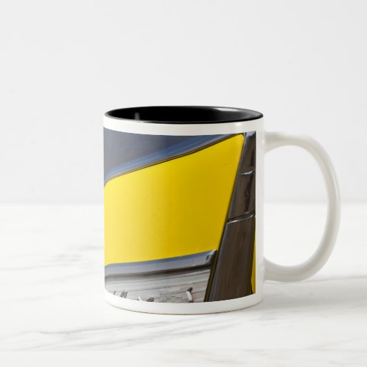 Verenigde Staten, Massachusetts, Gloucester. Detai Tweekleurige Koffiemok (Rechts)