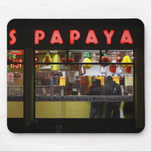 Verenigde Staten, New York. Gray's Papaya: raam Muismat