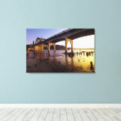 Verenigde Staten, Oregon, Florence. Siuslaw Bridge Canvas Afdruk (Insitu (Houten vloer))