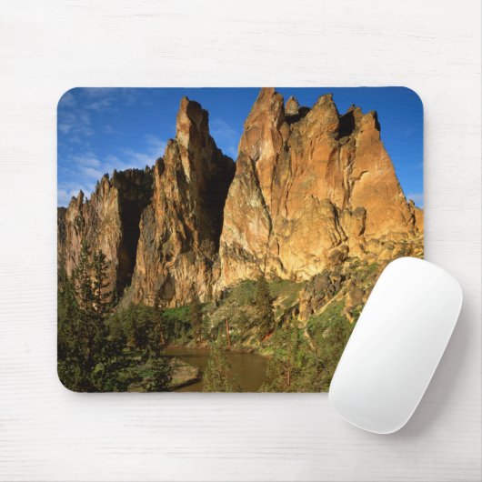 Verenigde Staten, Oregon, Granite Cliffs at Smith  Muismat (Met muis)