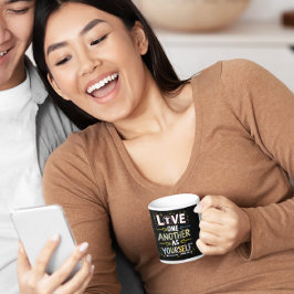 Verenigen met liefde: omhels de boodschap koffiemok