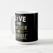 Verenigen met liefde: omhels de boodschap koffiemok (Voorkant links)