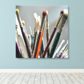 Verfborstels drogen in het zonlicht canvas afdruk (Insitu (Houten vloer))