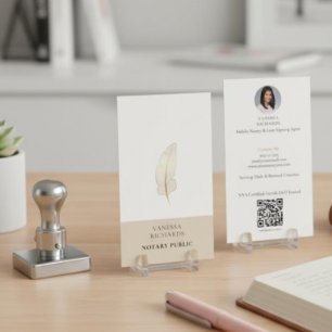 Verfijnd Beige Gouden Veer Notaris Foto QR  Visitekaartje