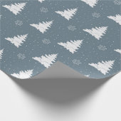 Verfijnd blauw en wit kerstboompatroon cadeaupapier (Hoek)