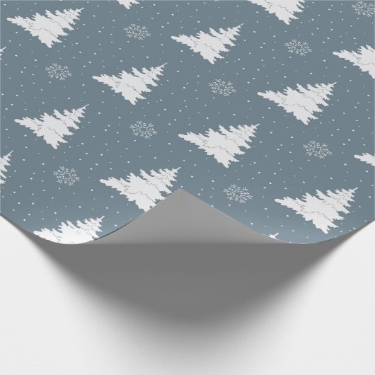 Verfijnd blauw en wit kerstboompatroon cadeaupapier (Hoek)