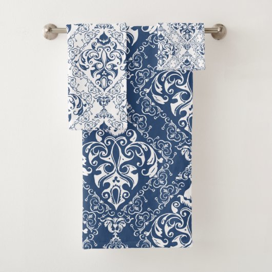 Verfijnd blauw wit Damaspatroon Bad Handdoek (Insitu)