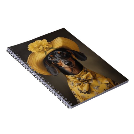 Verfijnd dashond in geel notitieboek (Rechterzijde)