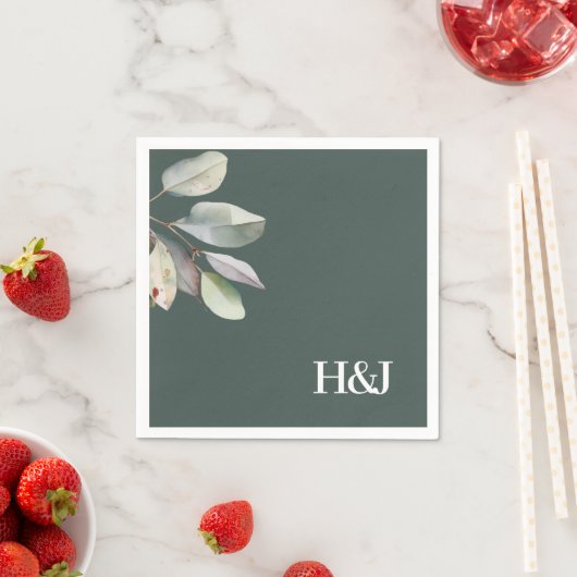 Verfijnd monogram eucalyptusbladeren servet (Insitu)