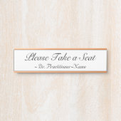 Verfijnd "Neem een stoel" + naam Deurbordje (Voorkant)