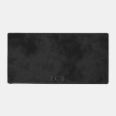 Verfijnde Faux Stamp Triple Monongram op zwart Bureaumat (Voorkant)