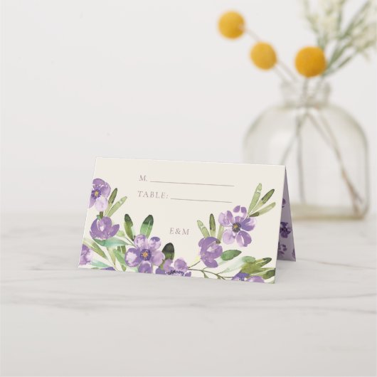 Verfijnde klassieke Violet Floral Wedding Plaatskaartje (Voorkant)