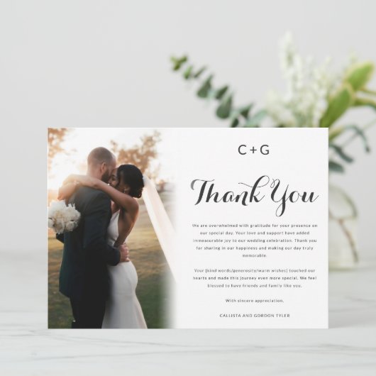 Verfijnde Monogram Elegantie Bruiloft Foto's Bedankkaart (Staand voorkant)