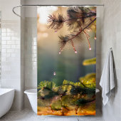 Verfrissend Pine Tree Water Drops Bosachtergrond Douchegordijn