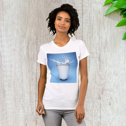Verfrissende melksplash in glas t-shirt