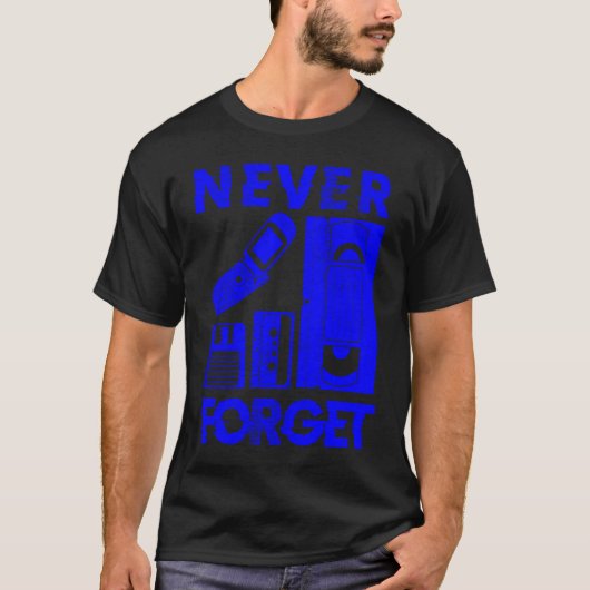 Vergeet de 90 diskette-flip-fones VHS nooit T-shirt (Voorkant)
