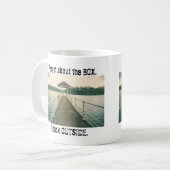 Vergeet de doos - denk buiten Mok  Dock (Voorkant links)