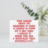 Vergeet niet dat het maar vier spieren nodig heeft briefkaart (Staand voorkant)