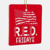 Vergeet niet dat iedereen op vrijdag met de rode k keramisch ornament (Rechts)