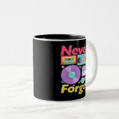 Vergeet nooit floppy disk VHS Cassettebandje vinyl Tweekleurige Koffiemok (Voorkant rechts)