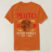 Vergeet Pluto nooit T-shirt (Design voorkant)