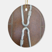 Vergrendeld: duurzaam stalen karabijnhaak ontwerp keramisch ornament (Links)