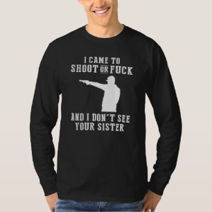 Vergrendeld en geladen met gelach - Pistool-thema T-shirt