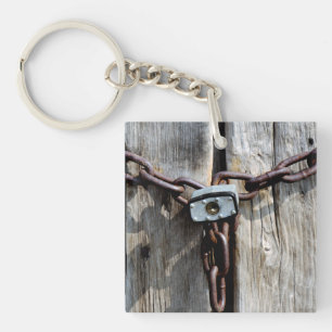 Vergrendelde houten deuren sleutelhanger