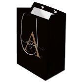 Vergulde leder met monogram Black | Minimaal Elega Medium Cadeauzakje (Achterkant Gekanteld)