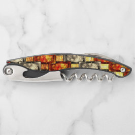 Verharde rechthoekige stukken met een beige en rod kurkentrekker