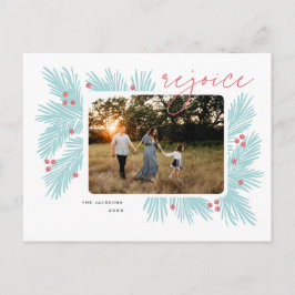 Verheug je over kerstboomtakken en bessen feestdagenkaart