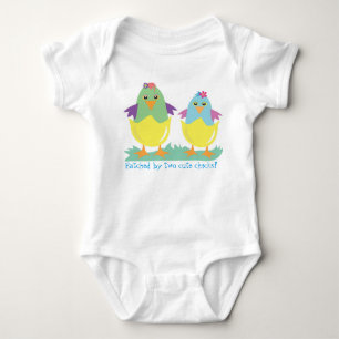 Verhit door twee schattige kuikens romper