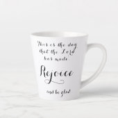 Verhogen Verheug je en Wees blij met Mok (Rechts)