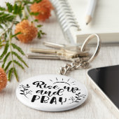 Verhoog de Sleutelhanger van de Button van de Pray (Zijkant)